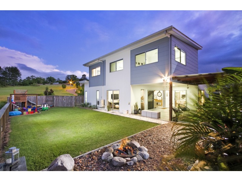 6 Viv Hull Ave, Eumundi QLD 4562