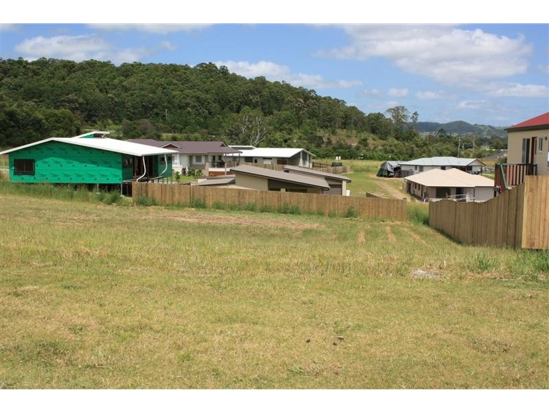 22 Viv Hull Ave, Eumundi QLD 4562