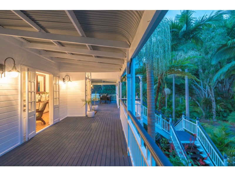 37 Kimbah Ct, Cooroibah QLD 4565