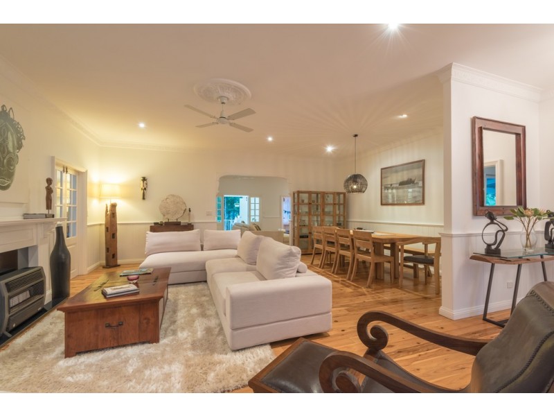 37 Kimbah Ct, Cooroibah QLD 4565