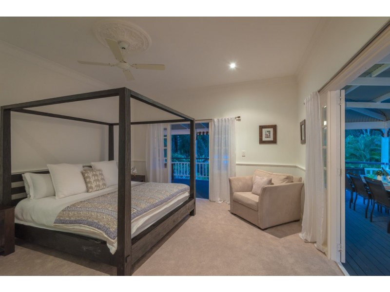 37 Kimbah Ct, Cooroibah QLD 4565