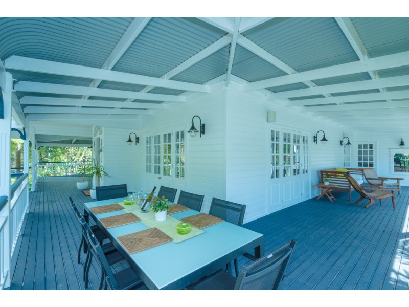 37 Kimbah Ct, Cooroibah QLD 4565