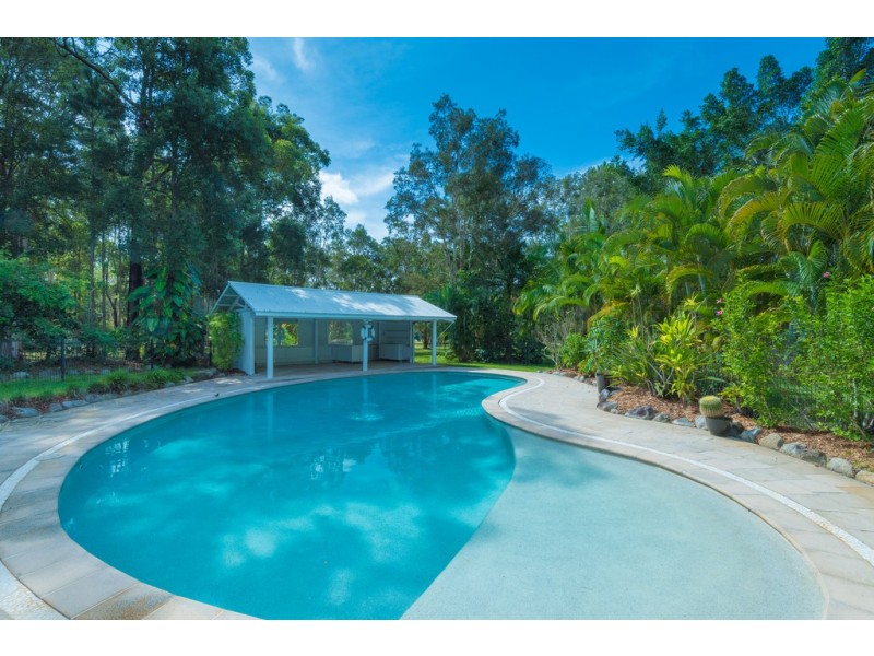 37 Kimbah Ct, Cooroibah QLD 4565