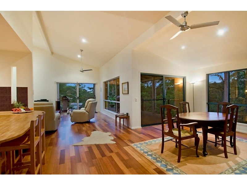 33 White Wood Court, Cooroy QLD 4563