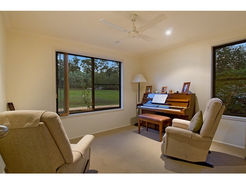 33 White Wood Court, Cooroy QLD 4563