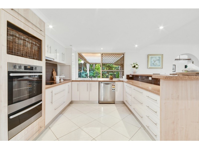 1 Falcon Cres, Cooroy QLD 4563