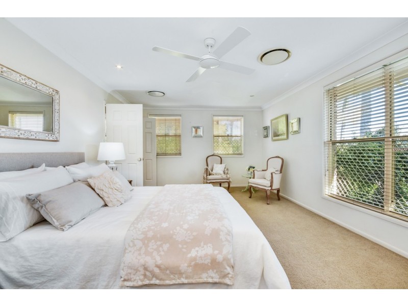1 Falcon Cres, Cooroy QLD 4563