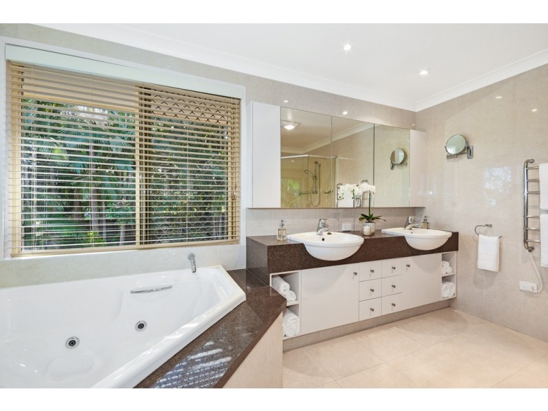 1 Falcon Cres, Cooroy QLD 4563