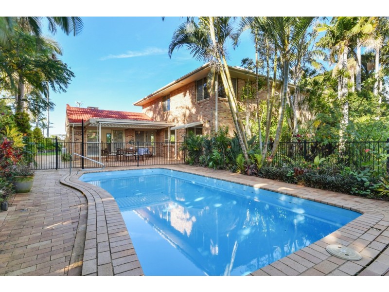 1 Falcon Cres, Cooroy QLD 4563