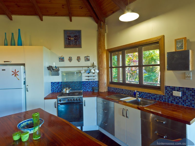 560 Tablelands Rd, Cooran QLD 4569