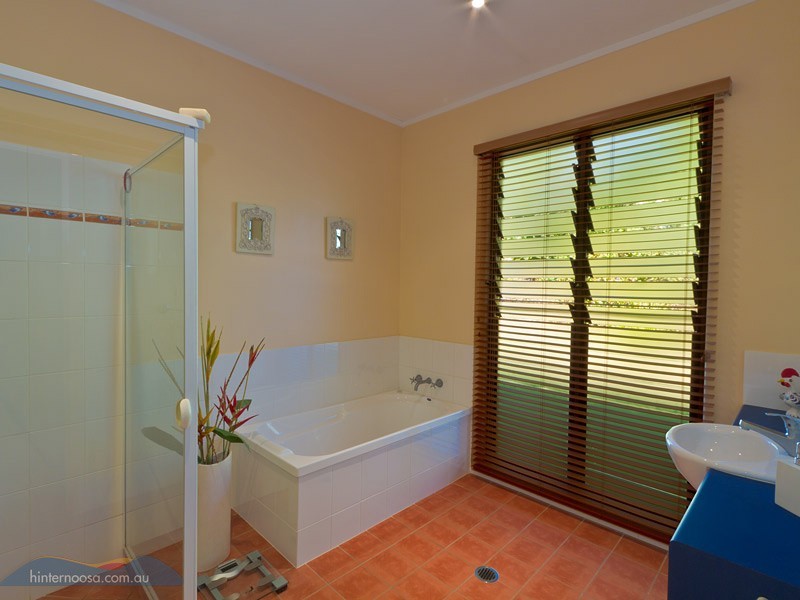 74 Binalong Rd, Pomona QLD 4568