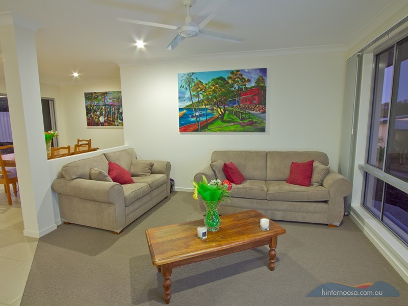 9 Pinbarren Ct, Cooroy QLD 4563