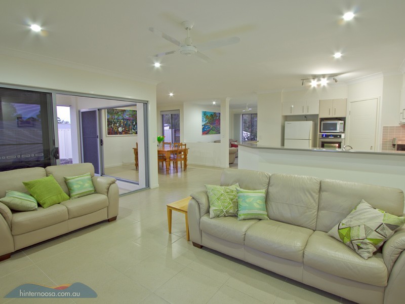 9 Pinbarren Ct, Cooroy QLD 4563