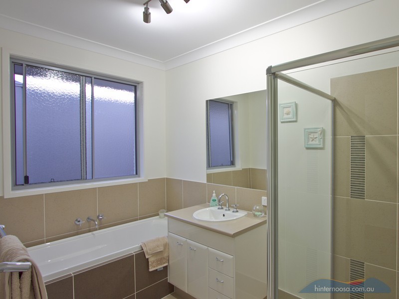 9 Pinbarren Ct, Cooroy QLD 4563