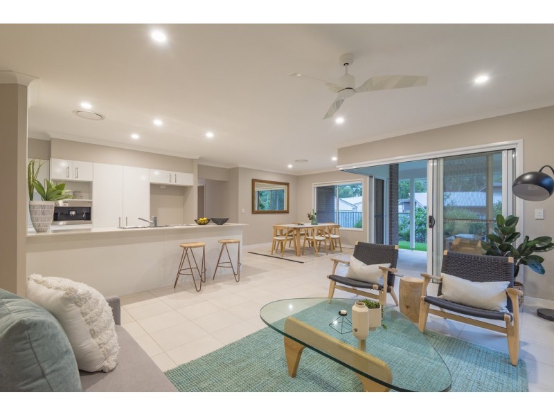 18 Prospect Place, Cooroy QLD 4563