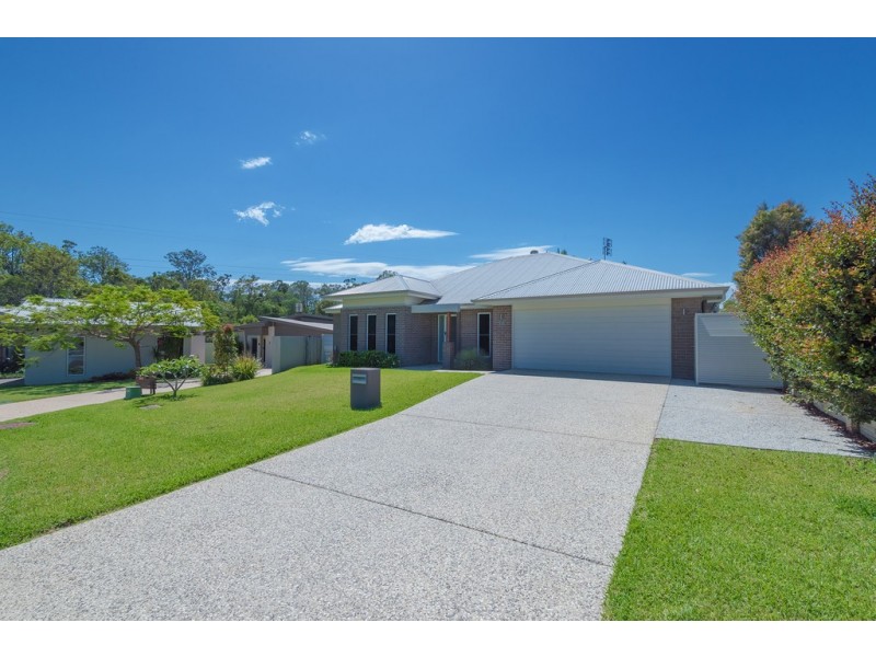 18 Prospect Place, Cooroy QLD 4563