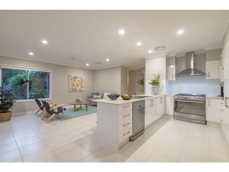 18 Prospect Place, Cooroy QLD 4563