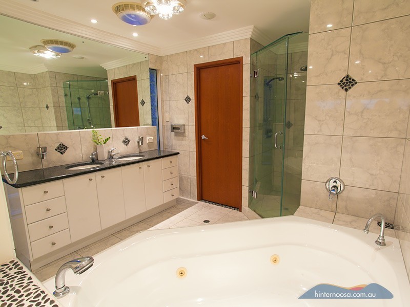 15 Greenfields Lane, Cootharaba QLD 4565