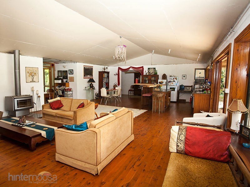 180 Coles Creek Road, Cooran QLD 4569