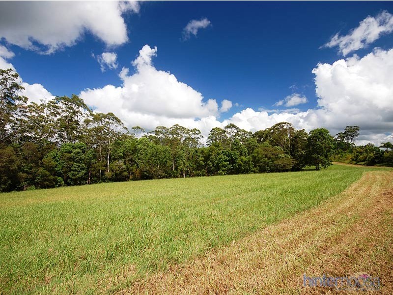 21 Gumboil Road, Lake Macdonald QLD 4563