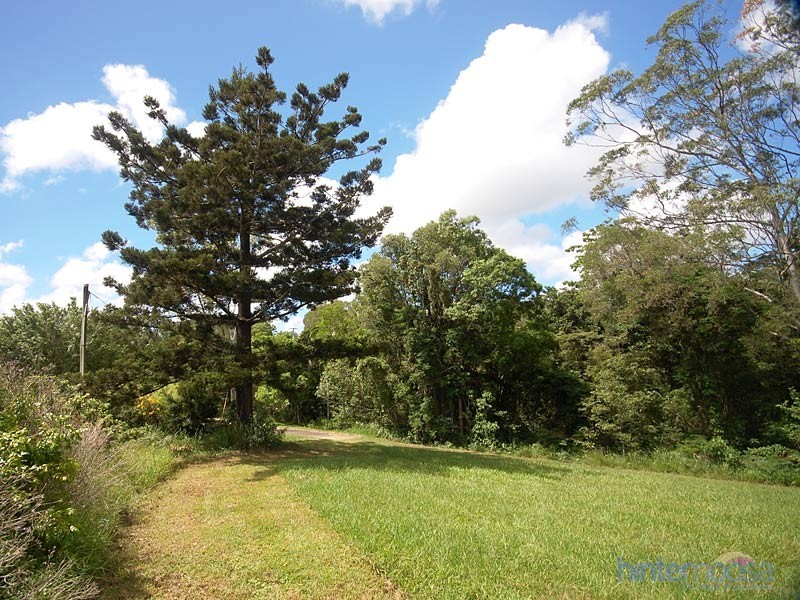 21 Gumboil Road, Lake Macdonald QLD 4563