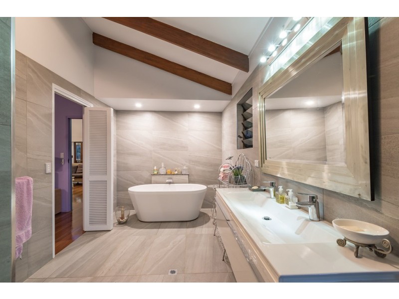 16 Palm Grove Road, Cooroy QLD 4563