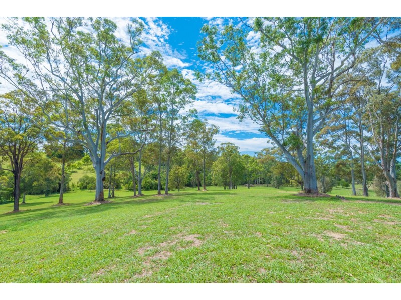 135 Cooroy Mountain Road, Lake Macdonald QLD 4563