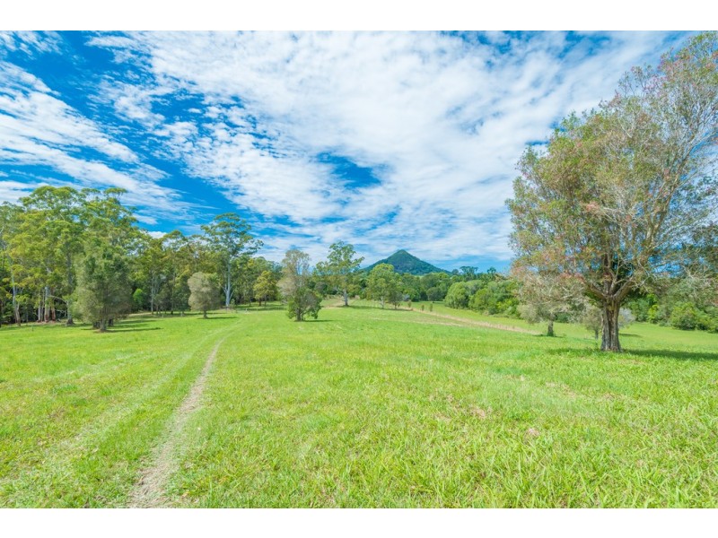 135 Cooroy Mountain Road, Lake Macdonald QLD 4563