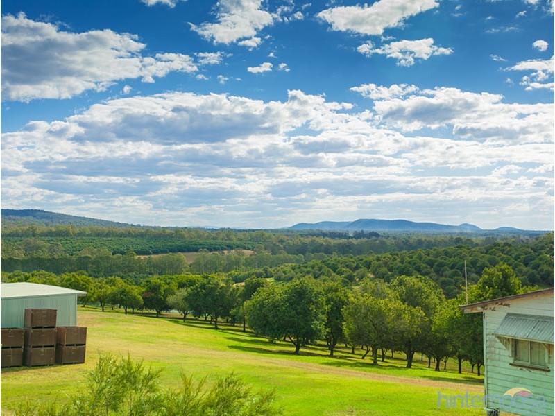 2052 Sandy Creek Rd, Downsfield QLD 4570
