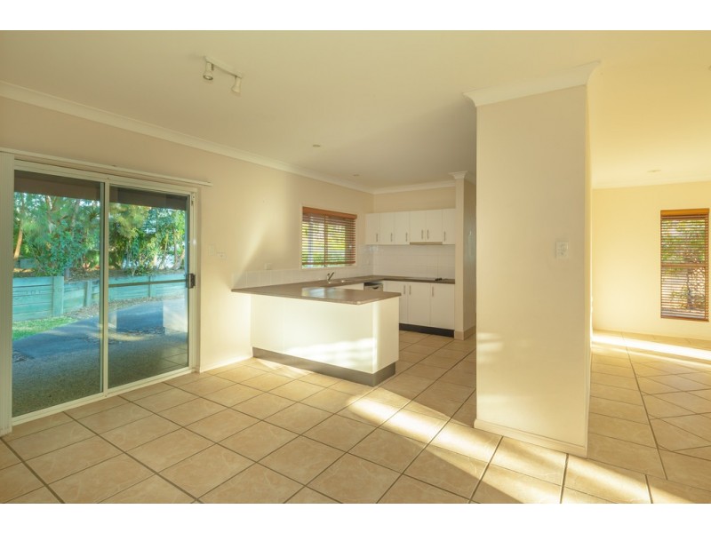 7 Lake Entrance Boulevard, Noosaville QLD 4566