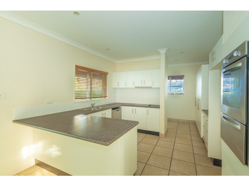 7 Lake Entrance Boulevard, Noosaville QLD 4566