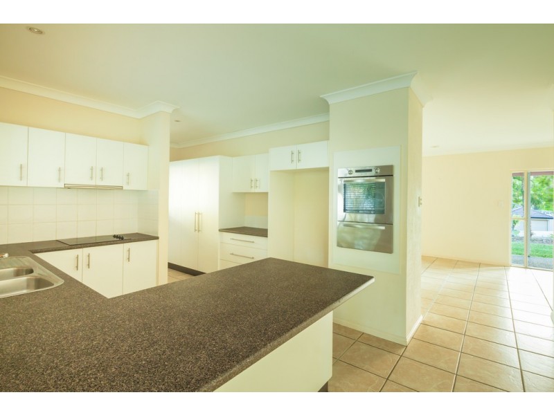 7 Lake Entrance Boulevard, Noosaville QLD 4566