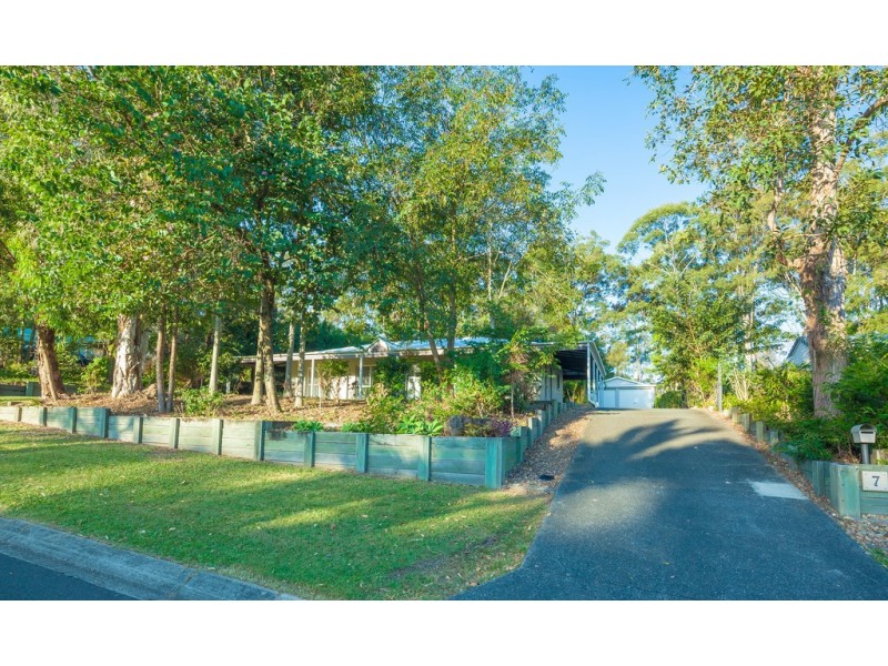 7 Lake Entrance Boulevard, Noosaville QLD 4566