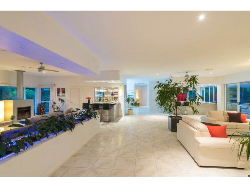 254 Illoura Place, Cooroibah QLD 4565