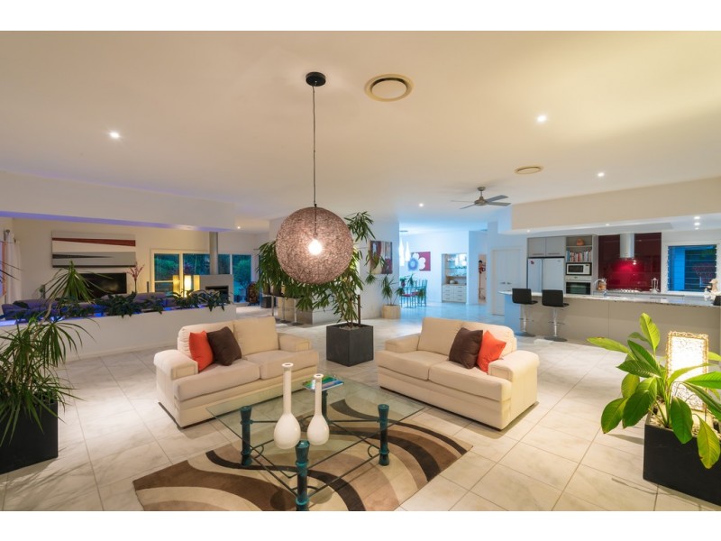 254 Illoura Place, Cooroibah QLD 4565