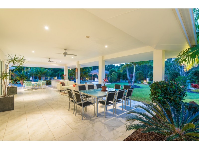 254 Illoura Place, Cooroibah QLD 4565