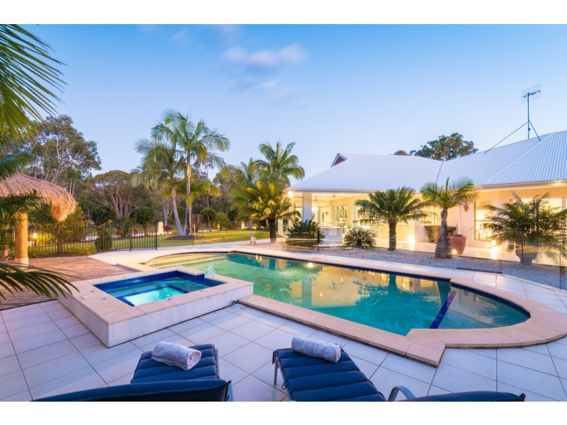254 Illoura Place, Cooroibah QLD 4565