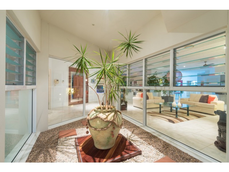 254 Illoura Place, Cooroibah QLD 4565