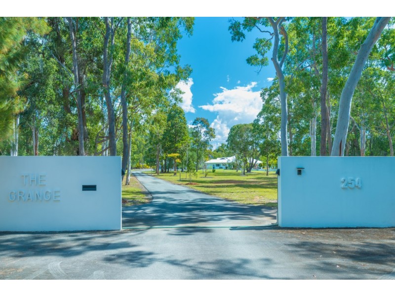 254 Illoura Place, Cooroibah QLD 4565