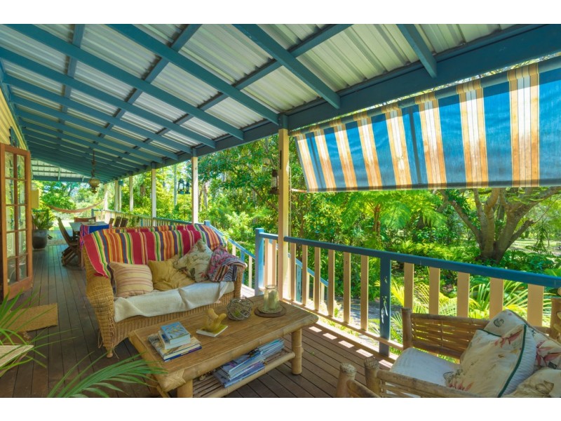 22 Jirrima Cres, Cooroibah QLD 4565