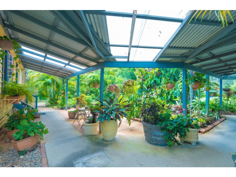 22 Jirrima Cres, Cooroibah QLD 4565