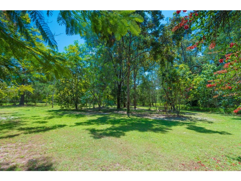 22 Jirrima Cres, Cooroibah QLD 4565