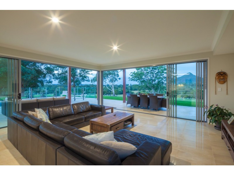 119 Cooroy Mountain Rd, Lake Macdonald QLD 4563