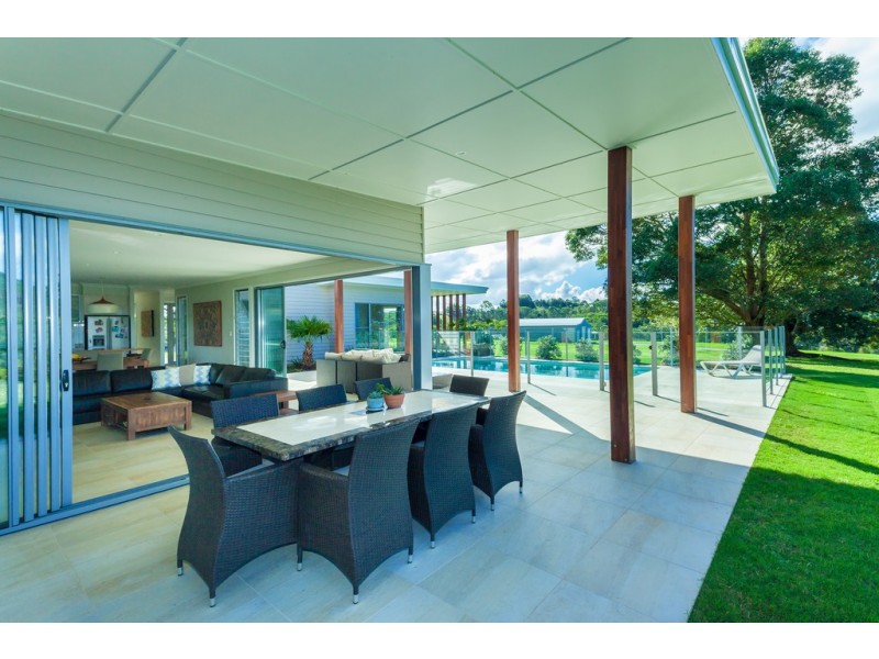 119 Cooroy Mountain Rd, Lake Macdonald QLD 4563