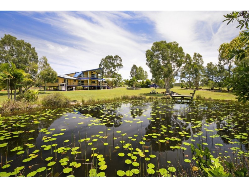 4 Amaroo Place, Cooroibah QLD 4565