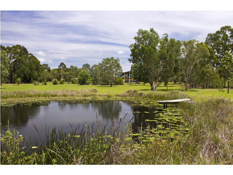 4 Amaroo Place, Cooroibah QLD 4565