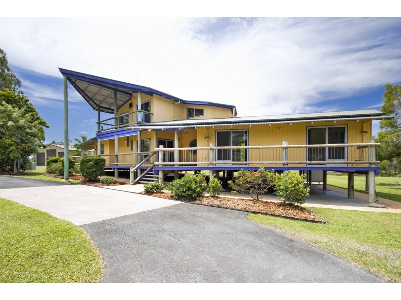 4 Amaroo Place, Cooroibah QLD 4565