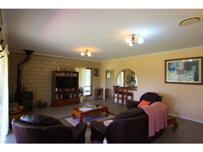 89 Croziers Road, Pinbarren QLD 4568