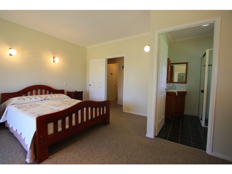 89 Croziers Road, Pinbarren QLD 4568