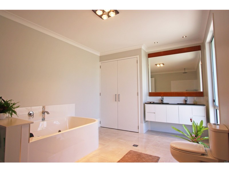 47 Bunderra Way, Cooran QLD 4569